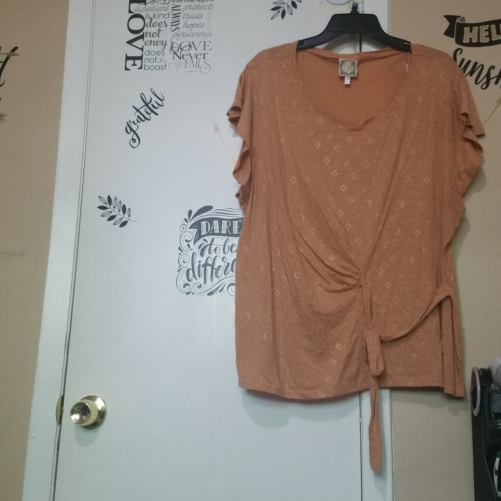 A tan tee